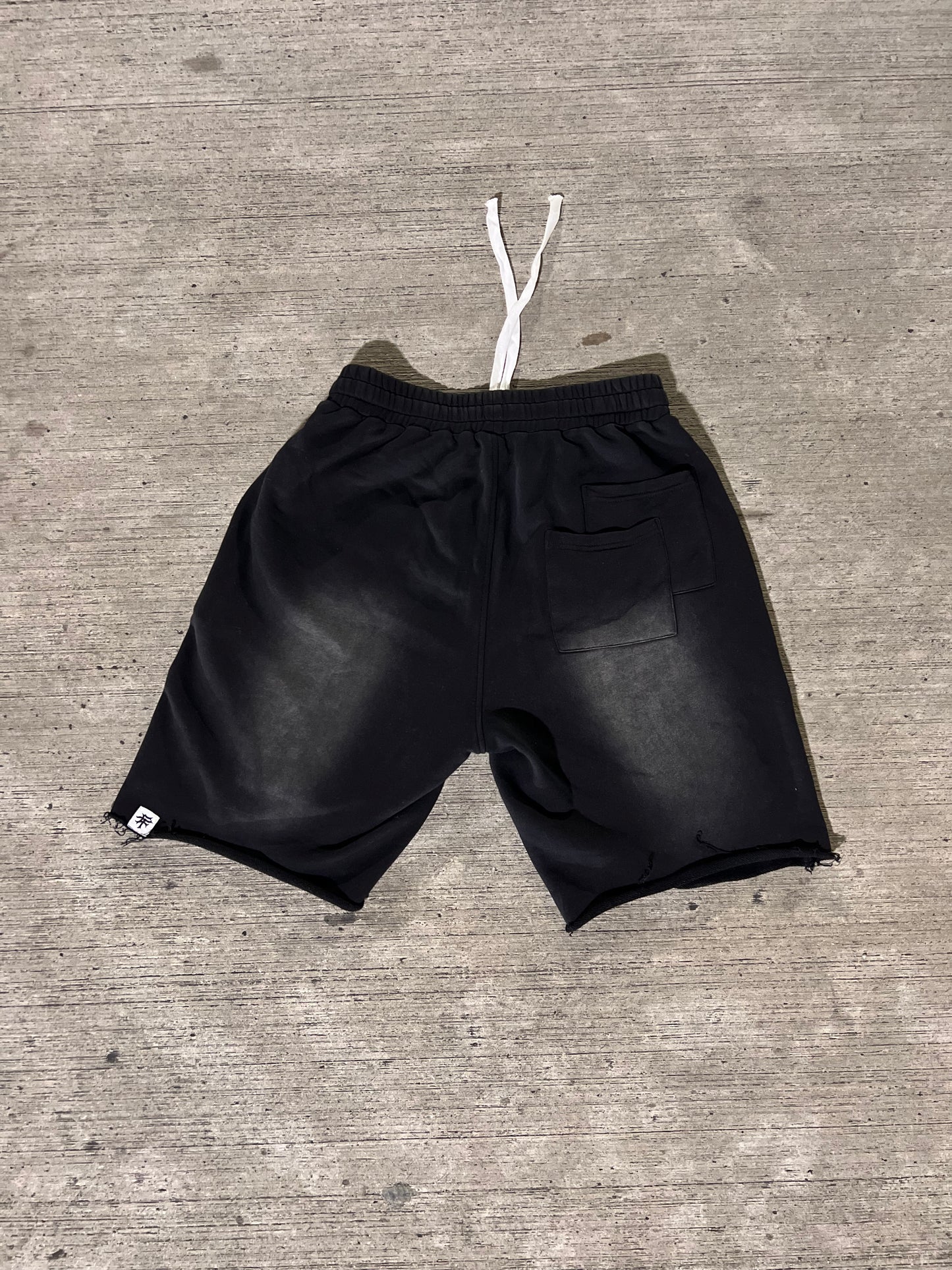 Charcoañ shorts (Black)