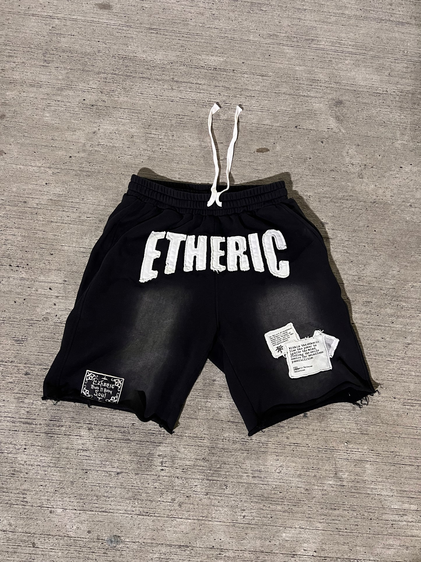 Charcoañ shorts (Black)